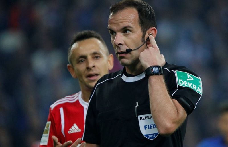 Referee Marco Fritz gets advice from the VAR before awarding a penalty to Bayern Munich in the Bundesliga against Schalke 04 at the Veltins-Arena, in Gelsenkirchen, Germany on September 19, 2017. u00e2u20acu201d Reuters pic