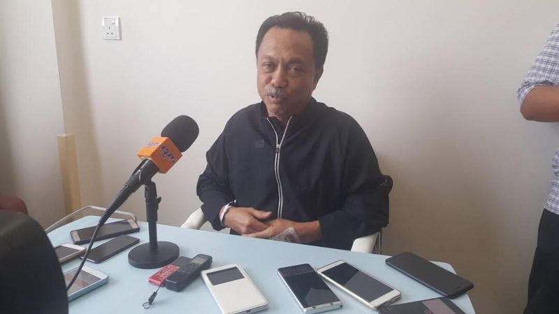 Datuk Yusof Apdal, who is Lahad Datu assemblyman and younger brother of Sabah opposition leader Datuk Seri Shafie Apdal, said his loyalty remains with Umno.