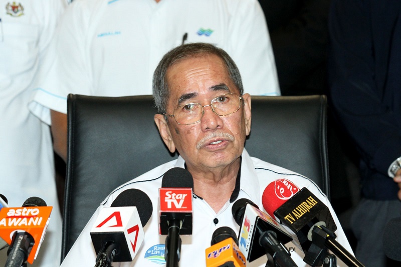 Natural Resources and Environment Minister Datuk Seri Wan Junaidi Tuanku Jaafar speaks to reporters during a press conference in Ampang November 6, 2017. u00e2u20acu201d Picture by Miera Zulyana