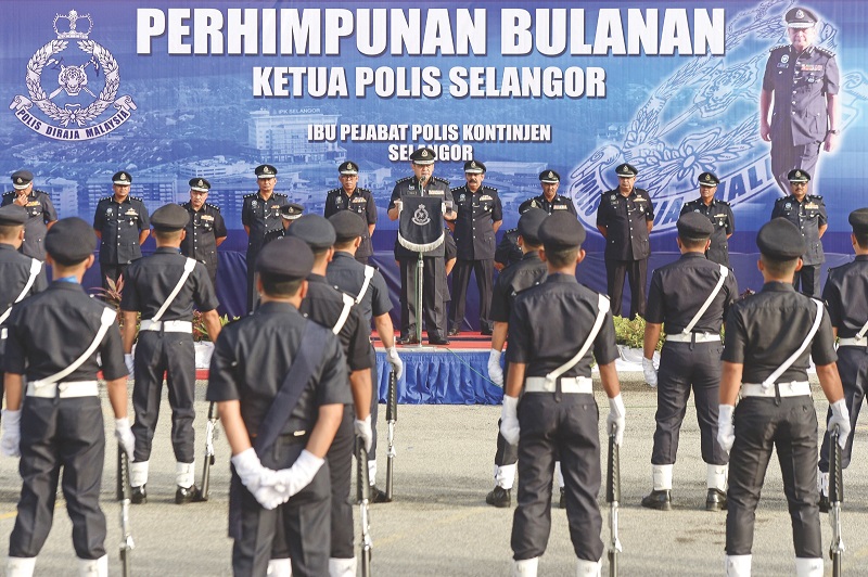 Selangor police chief Commissioner Datuk Pahlawan Mazlan Mansor during the Selangor police monthly assembly at IPK Selangor in Shah Alam yesterday.u00e2u20acu201d Picture by Mukhriz Hazim