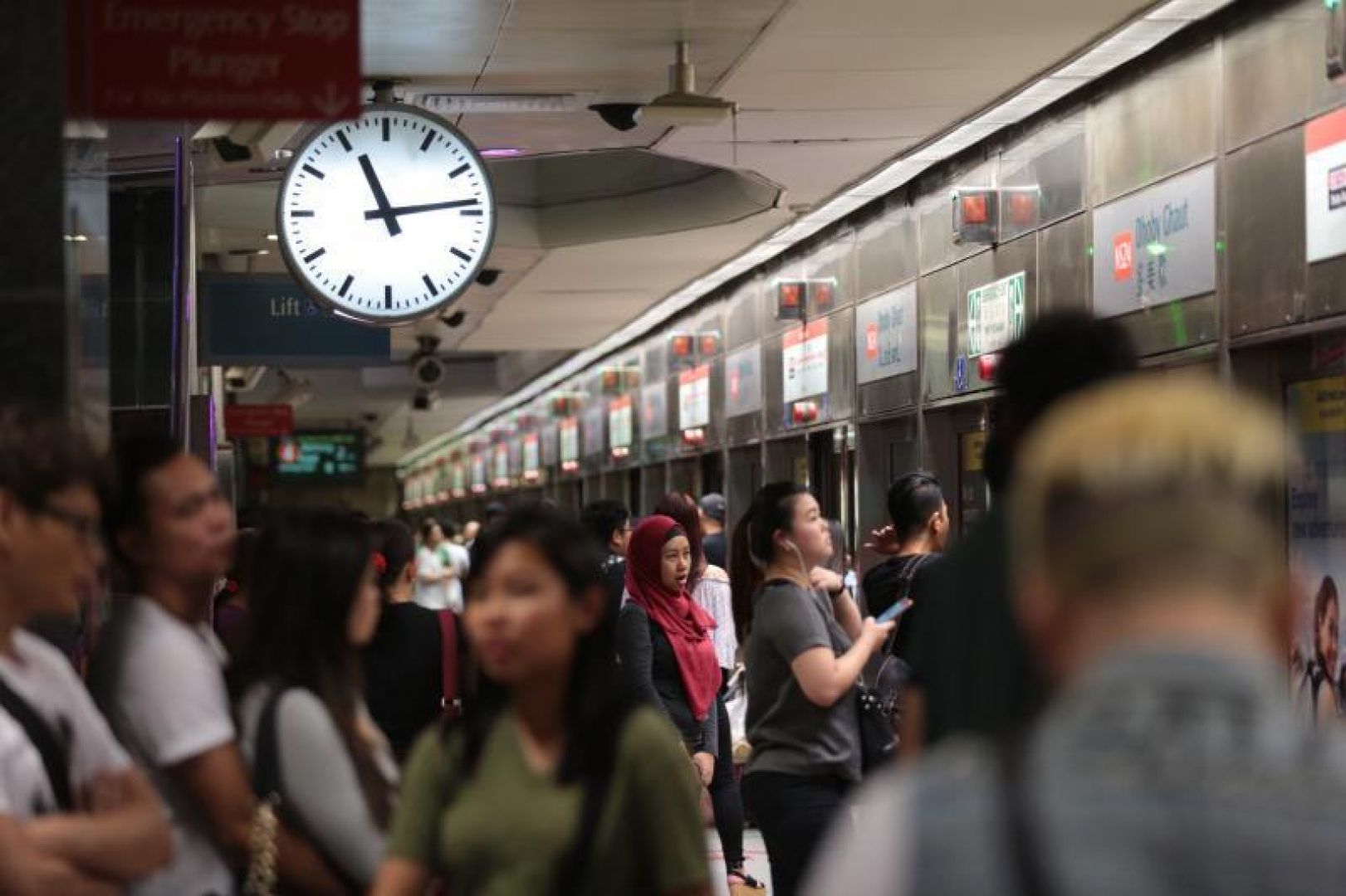 The platform of Dhoby Ghuat station.u00c2u00a0u00e2u20acu201d TODAY file pic