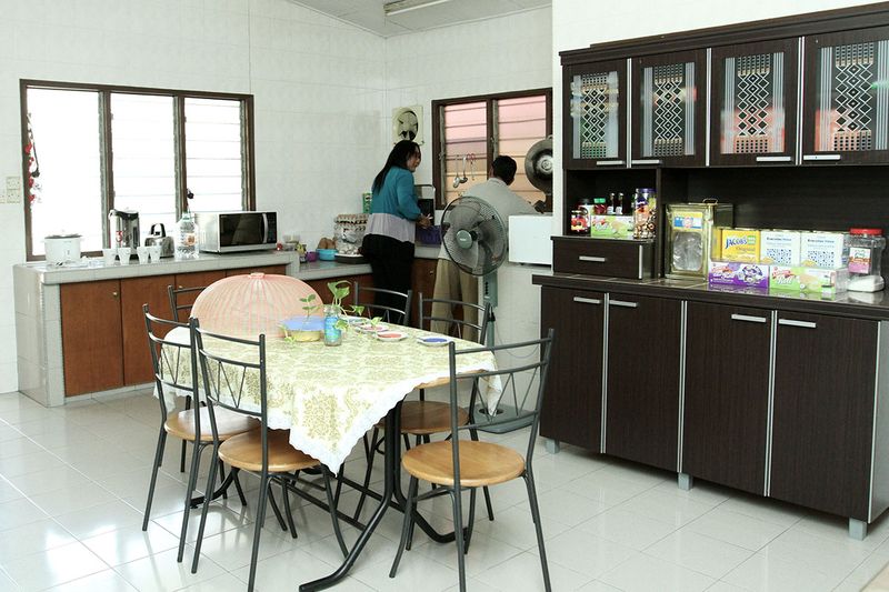 The kitchen at the SEED Foundation T-Home is pictured on November 15, 2017. u00e2u20acu201d Pix by Miera Zulyana