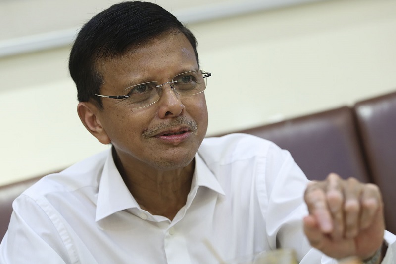 Former Federal Territories minister Datuk Seri Raja Nong Chik Raja Zainal Abidin speaks to Malay Mail Online during an interview in Kuala Lumpur. — Picture by Yusof Mat Isa