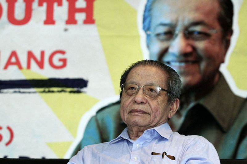 Lim Kit Siang speaks at the Youth Town Hall Meet in Petaling Jaya November 21, 2017. u00e2u20acu2022 Picture by Miera Zulyana