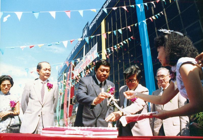 In 1989, then minister Tun Dr Ling Liong Sik officiated the opening ceremony of MIA's main campus in Taman Melawati. ― Picture courtesy of MIA