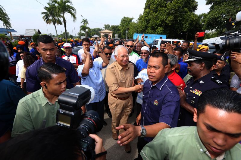 Prime Minister Datuk Seri Najib Razak arrives at the flood relief centre in Seberang Perai November 7, 2017. u00e2u20acu2022 Picture by Sayuti Zainudin