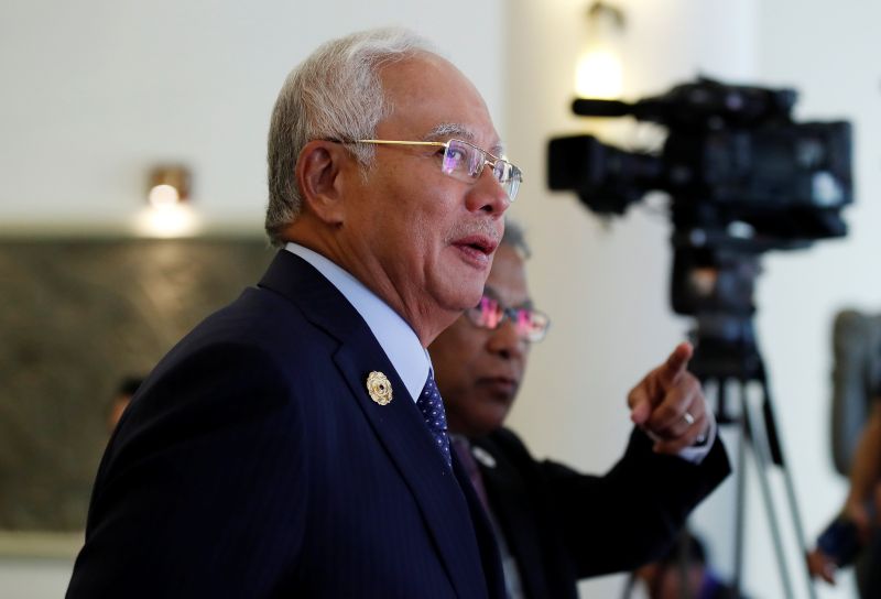 Malaysiau00e2u20acu2122s Prime Minister Datuk Seri Najib Razak attends the Apec Business Advisory Council dialogue during the Apec summit in Da Nang November 10, 2017. u00e2u20acu201d Reuters pic
