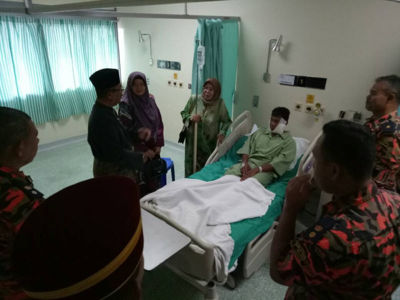 One of the injured fireman warded at the Hospital Raja Permaisuri Bainun in Ipoh, Perak. u00e2u20acu2022 Picture by Sylvia Looi