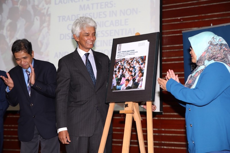 KRI managing director Datuk Charon Mokhzani launches the u00e2u20acu02dcWhy Trade Mattersu00e2u20acu2122 book together with deputy vice-chancellor (research and innovation) at Universiti Malaya, Prof Dr Noorsaadah Abd Rahman in Kuala Lumpur November 8, 2017. u00e2u20acu201d Picture by Choo 