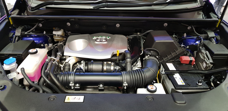 The Toyota Harrier gets a 2.0 turbocharged gasoline engine.