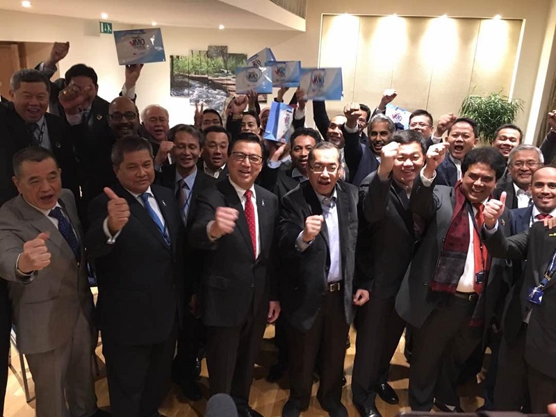Datuk Seri Liow Tiong Lai with the Malaysian Delegation after the announcement of the result. u00e2u20acu201d Picture courtesy of Ministry of Transport 