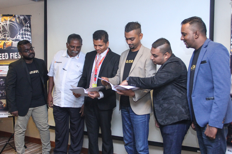 Datuk K. Sethambaram (centre) and Jai Prakash (third from right) during the Speed Fiesta 2017 press conference.