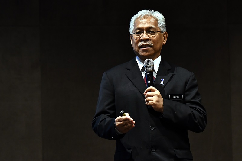Higher Education Minister Datuk Seri Idris Jusoh deliver his speech during Education Malaysia-Kazakhstan Workshop in Kuala Lumpur November 27, 2017. u00e2u20acu201d Bernama pic