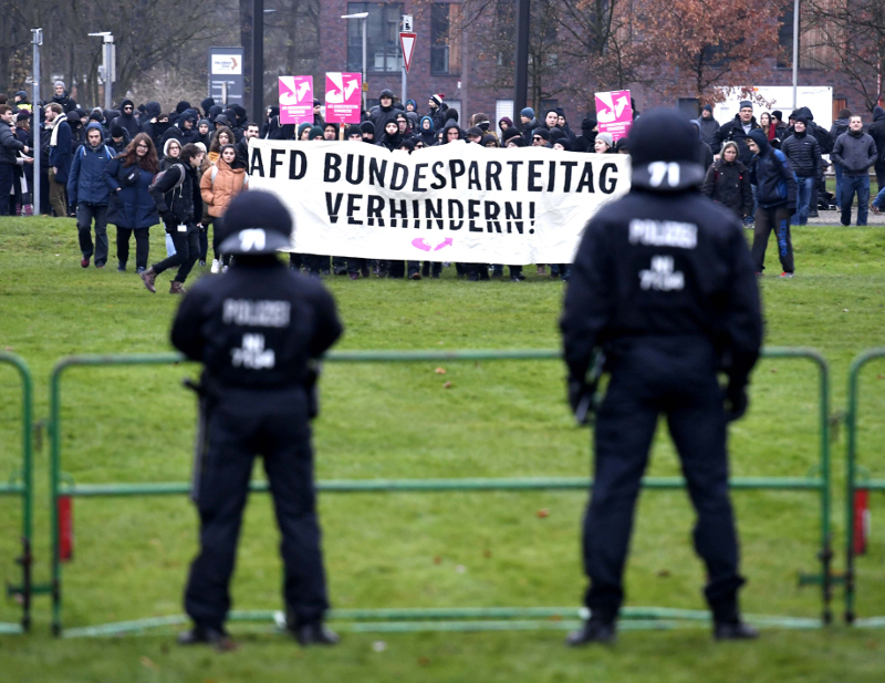 German far-right meets to pick new leaders amid pro-refugee protests ...