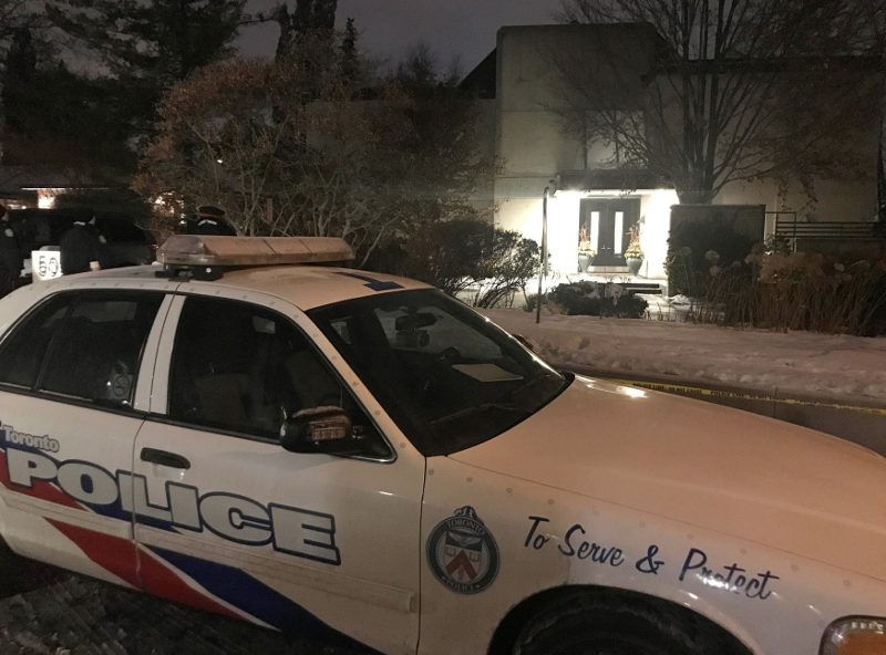 Police outside of the home of billionaire founder of Apotex Inc, Barry Sherman and his wife Honey, who were found dead in their home under circumstances that police described as u00e2u20acu02dcsuspiciousu00e2u20acu2122 in Toronto December 15, 2017. u00e2u20acu201d Reuters pic