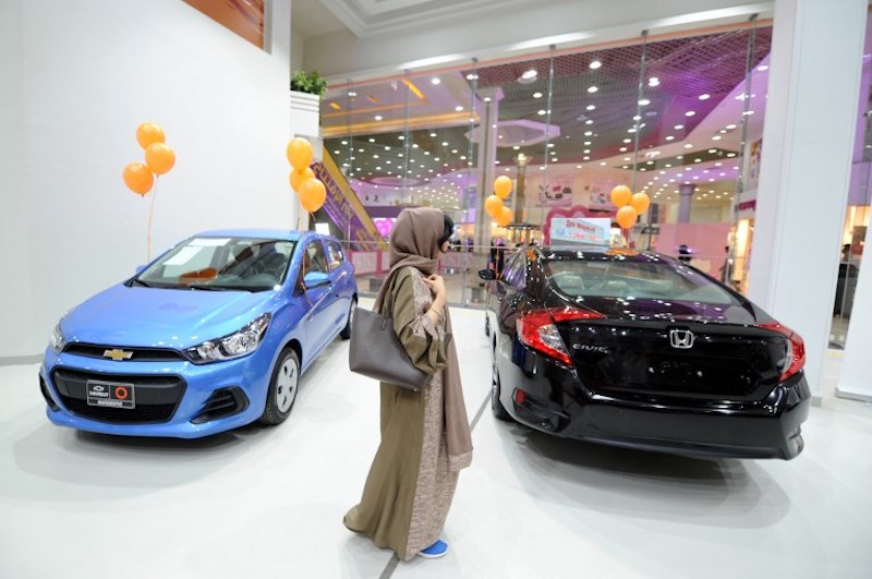 A customer tours a car showroom for women in the Saudi Red Sea port city of Jeddah January 11, 2018. u00e2u20acu201d AFP pic