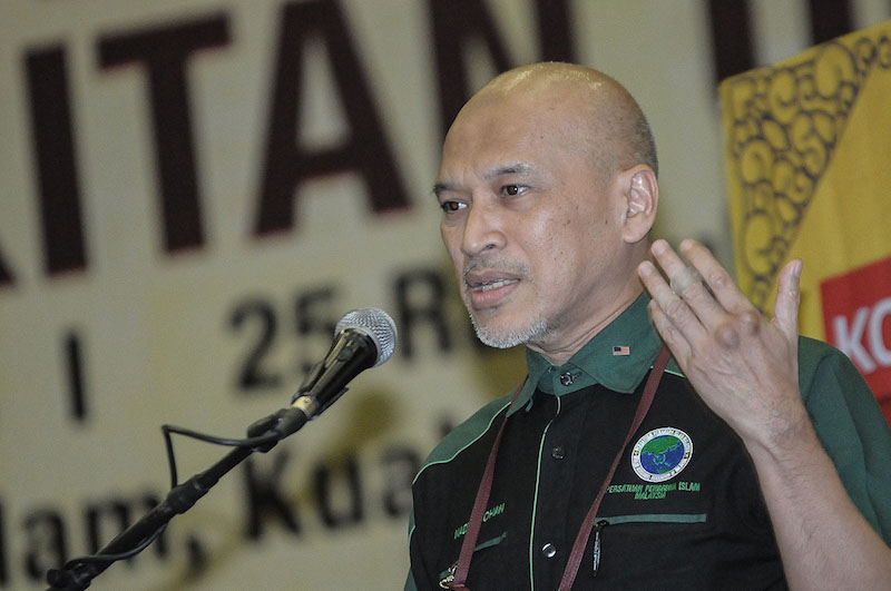 Datuk Nadzim Johan speaks at the Rise of the Ummah convention at the Malaysia Islamic Centre, January 13, 2018. u00e2u20acu201d Picture by Miera Zulyana