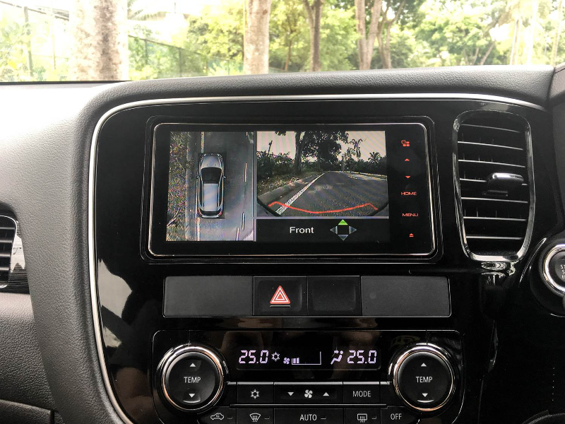 The All Round Monitor in the Mitsubishi Outlander.