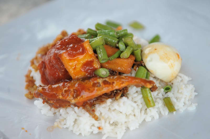 Nasi lemak by the roadside at Jalan Raja Uda.