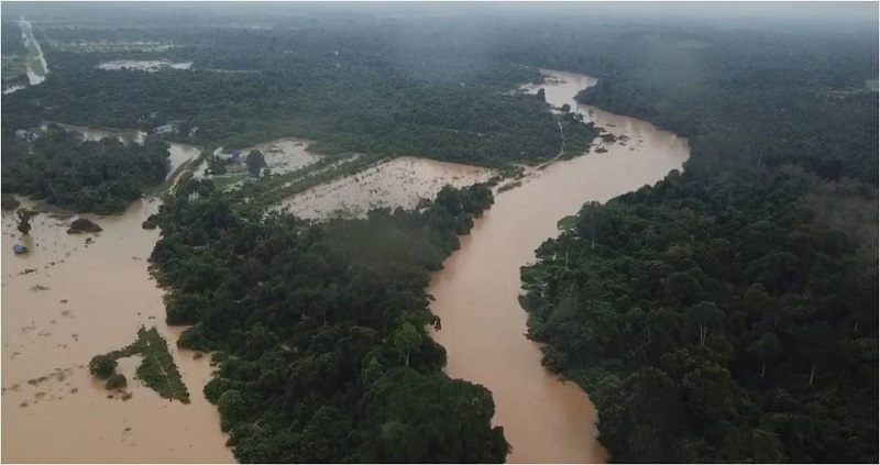 An aerial view of Kampung Seberang Batu Badak in Segamat after two days of continuous rain.u00e2u20acu201dPicture courtesy of Segamat Disaster Management Committee
