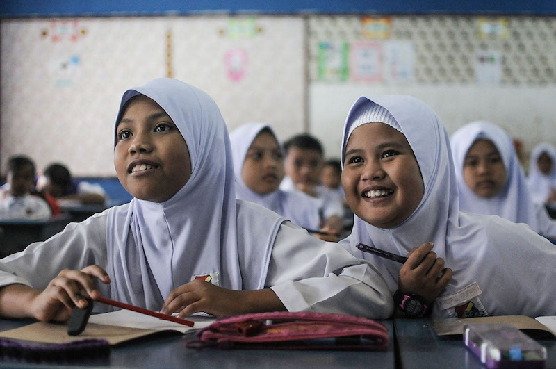 Preschool students attend their first day of school in Puchong January 2, 2018. u00e2u20acu201d Picture by Miera Zulyana