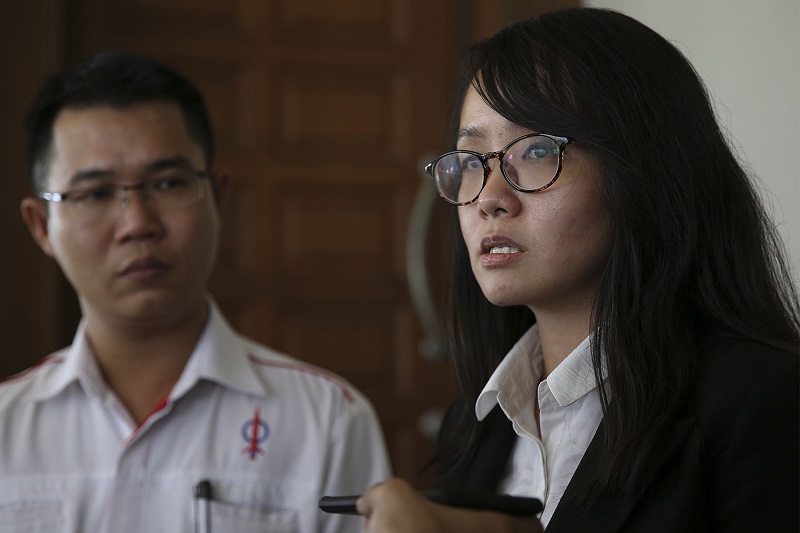 Lawyer Michelle Ng (right) speaks to reporters outside the courtroom at Kuala Lumpur High Court in Kuala Lumpur January 8, 2018. u00e2u20acu201d Picture by Yusof Mat Isa
