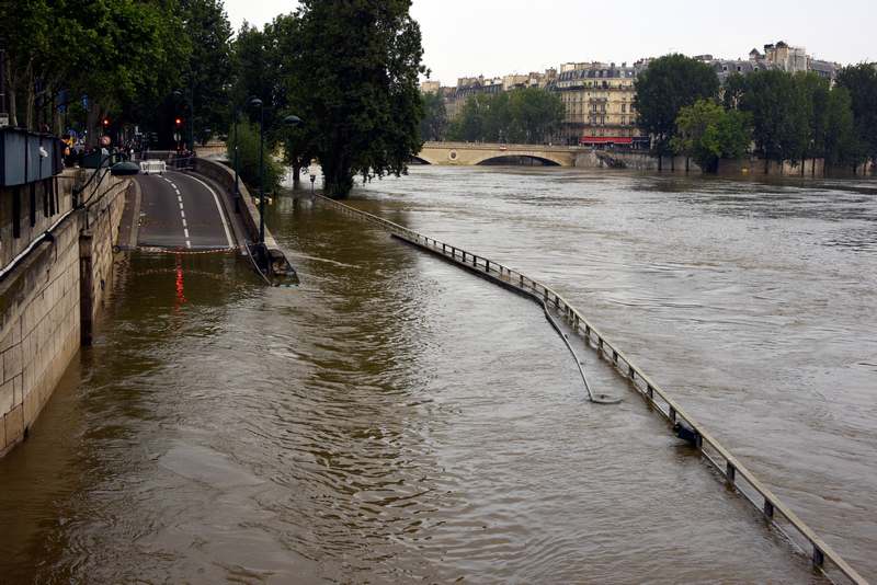 The Seine is expected to reach 6.2 metres on January 27, 2018, a peak last reached in 2016. u00e2u20acu201d AFP pic