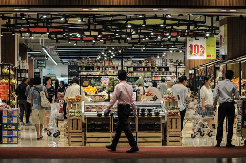 People buy groceries at a supermarket in Kuala Lumpur January 25, 2018. u00e2u20acu2022 Picture by Miera Zulyana
