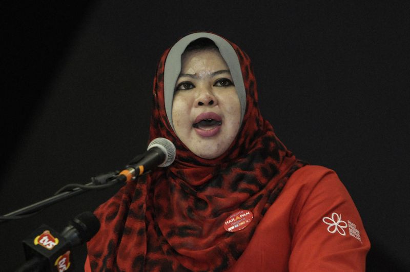 Deputy Woman Chief of Wanita Pakatan Harapan Malaysia (Srikandi PPBM) Rina Harun speaks during the launch of Wanita Pakatan Harapan Malaysia and Woman Agenda in Kajang January 6, 2018. u00e2u20acu201d Picture by Miera Zulyana