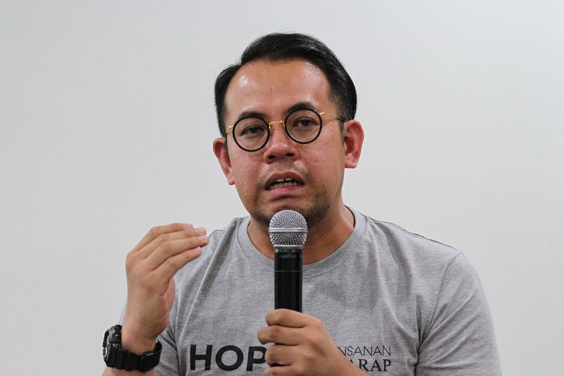 Bukit Mertajam MP Steven Sim speaks at a forum titled u00e2u20acu02dcWang Kelian Tragedy: Hell Created By Corruptionu00e2u20acu2122 in Kuala Lumpur February 1, 2018. u00e2u20acu201d Picture by Shafwan Zaidon