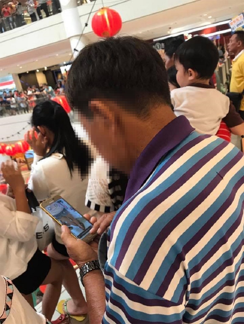 The disgusting behaviour of the old man was allegedly exposed by Facebook user Kenny Wong, who witnessed the incident and immediately took a picture of the suspect. u00e2u20acu201d Picture via Facebook/Kenny Wong