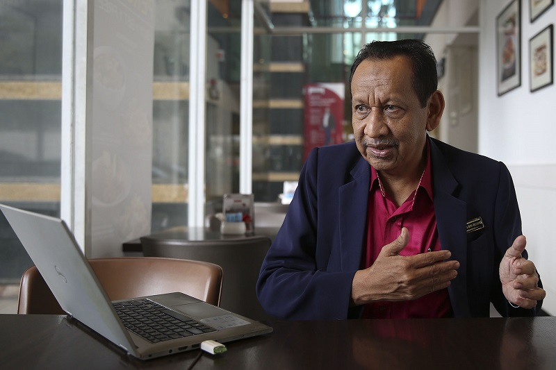 Malaysian Pharmaceutical Society President, Amrahi Buang speaks to Malay Mail during an interview in Shah Alam February 15, 2018. — Picture by Yusof Mat Isa