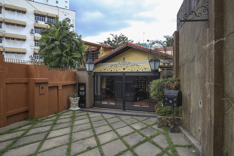 A view of late singer Datuk Sharifah Ainiu00e2u20acu2122s house in Petaling Jaya February 14, 2018. u00e2u20acu201d Picture by Yusof Mat Isa