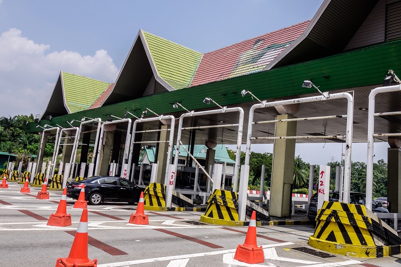 A general view of the Batu Tiga toll plaza in Shah Alam February 19, 2018. u00e2u20acu201d Picture by Shafwan Zaidonnn