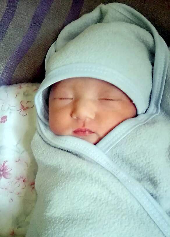 Gambar Nurul Ain Umairah Muhammad Firdaus, bayi perempuan berusia 46 hari yang ditunjuk oleh ibu saudaranya ketika ditemu bual di rumahnya dekat Kampung Tok Panjang di Bukit Mertajam 17 Februari, 2018. u00e2u20acu201d Foto Bernama