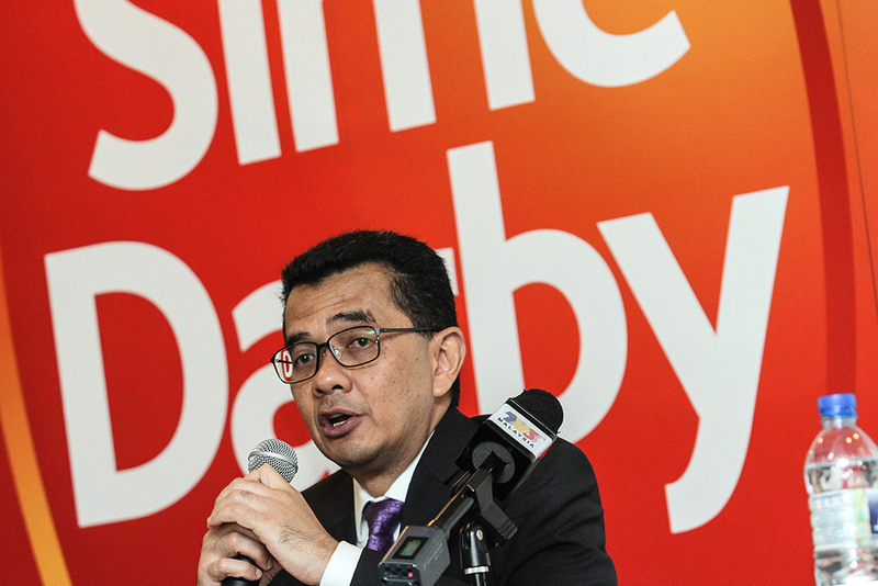 Group Managing Director Datuk Seri Amrin Awaluddin speaks during the Sime Darby Property Q2 financial results announcement in Kuala Lumpur February 27, 2018. u00e2u20acu201d Picture by Miera Zulyana