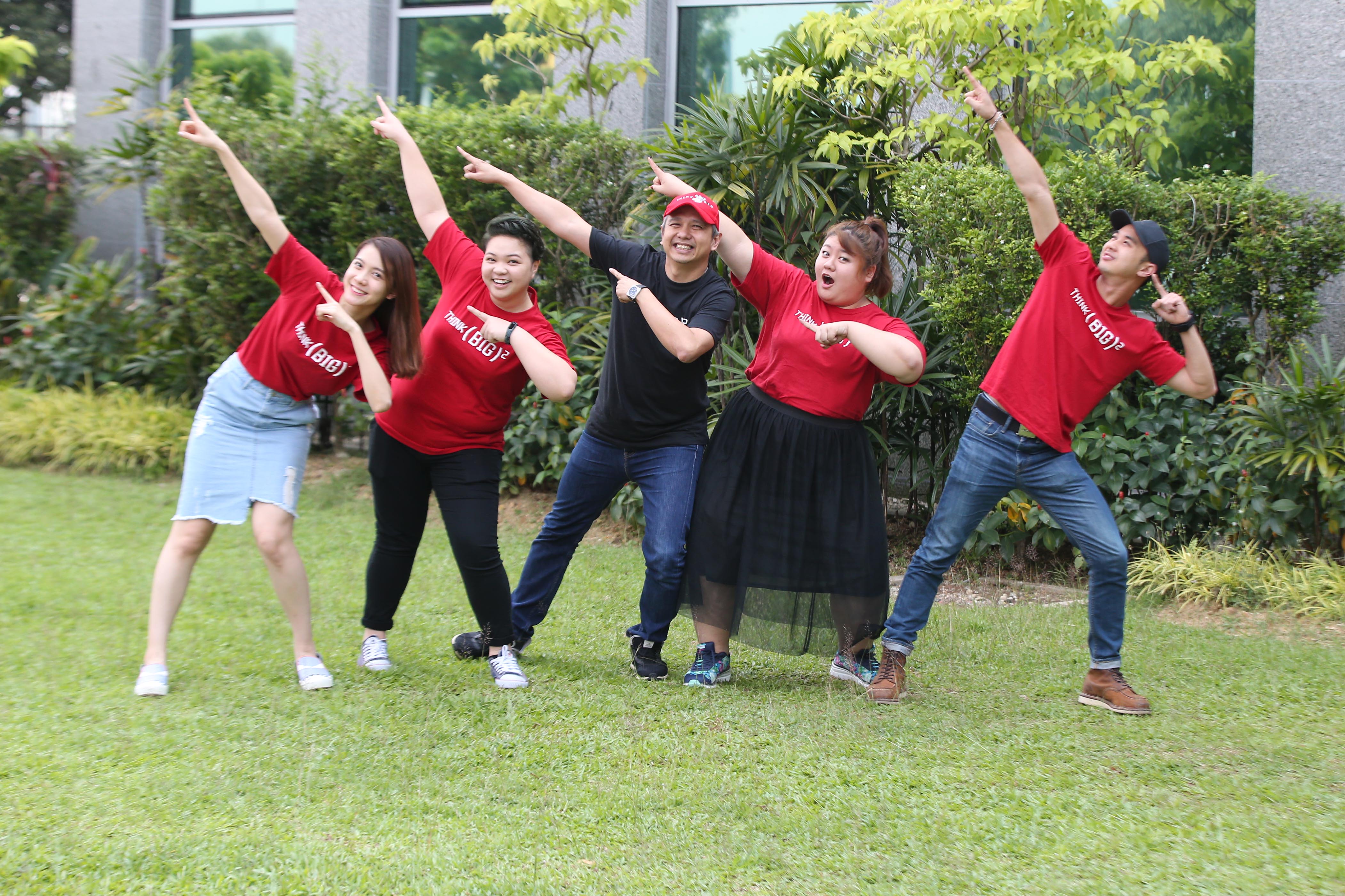 u00e2u20acu02dcThink Big Bigu00e2u20acu2122 director Chiu Keng Guan (centre) and stars (from left) Serene Lim, Joanne Lau, Moon Yoong and Fabian Loo. u00e2u20acu201c Picture by Azinuddin Ghazali