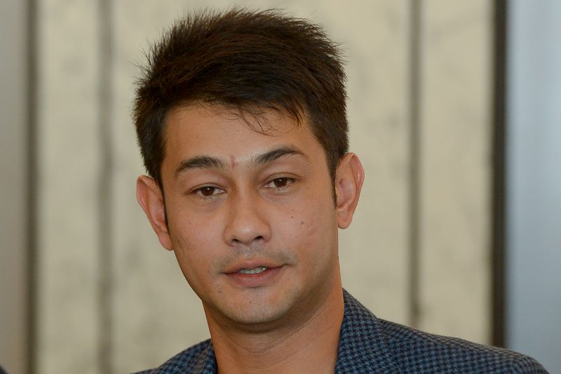 Actor and director Datuk Farid Kamil speaks to the media about his arrest last month at a press conference in Shah Alam February 28, 2018. u00e2u20acu201d Picture by Mukhriz Hazim