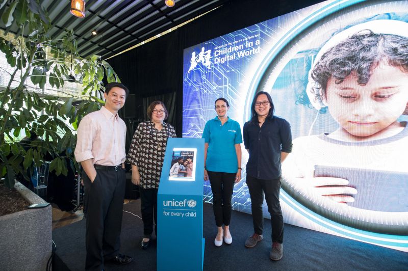(From left) Philip Ling from Digi, Elvira Shamsuddin, Director of Department of Advocacy Development, Advocacy and Outreach Division from MCMC, Unicefu00e2u20acu2122s Marianne Clark-Hattingh, and Ian Yee, Editor and Executive Producer of R.AGE, at the launch of the S