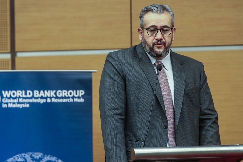 Country Manager of World Bank Global Knowledge and Research Hub in Malaysia Faris Hadad-Zervos , speaks at a forum in Kuala Lumpur February 28, 2018. u00e2u20acu2022 Picture by Hari Anggara