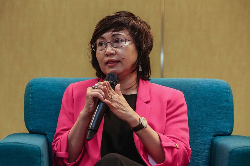 CEO of MDEC, Datuk Yasmin Mahmood, speaks at a press conference after the launch of the Malaysia Digital Economy Forum 2018 in Kuala Lumpur February 8, 2018. u00e2u20acu2022 Picture by Hari Anggara