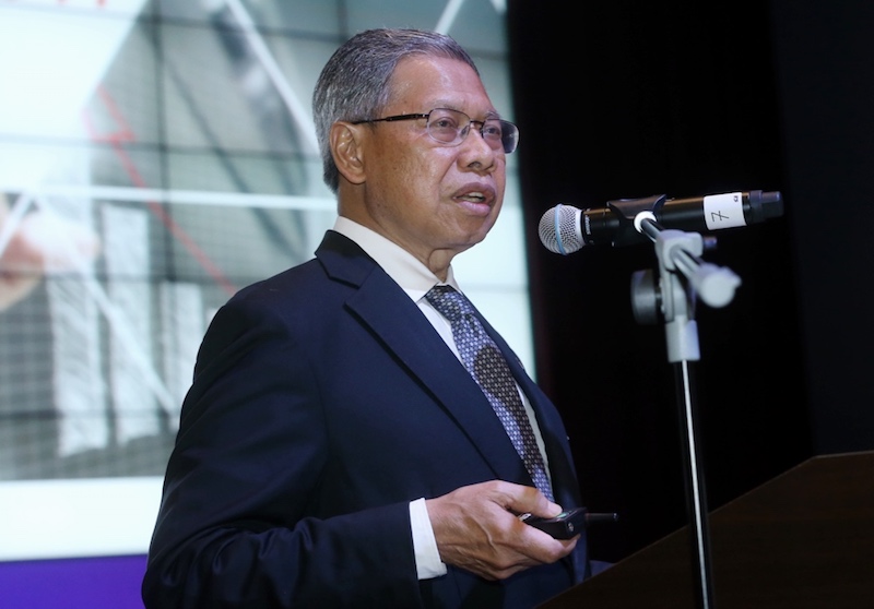 Minister of International Trade and Industry Datuk Sri Mustapa Mohamed presents Malaysiau00e2u20acu2122s investment performance report 2017 in Kuala Lumpur March 6, 2018. u00e2u20acu201d Picture by Zuraneeza Zulkifli