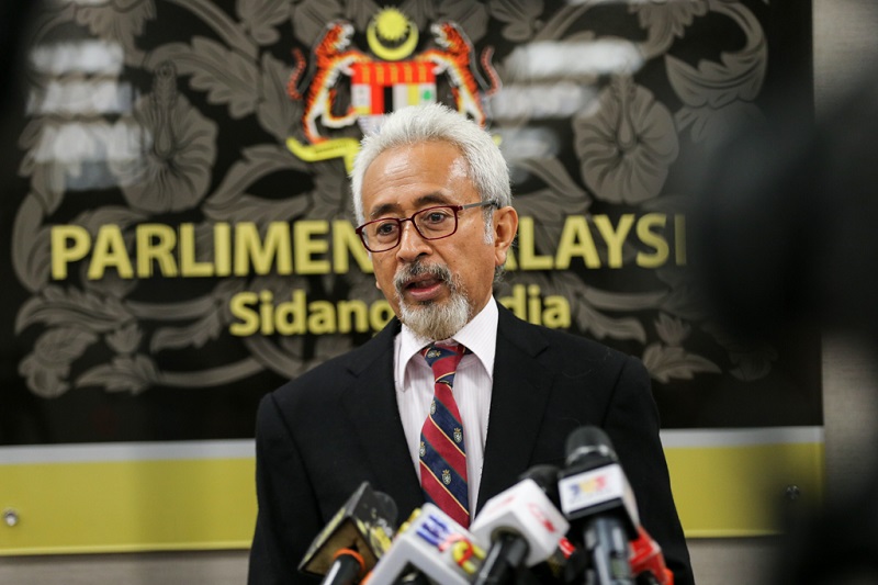 Kuala Terengganu MP Datuk Raja Kamarul Bahrin Shah Raja Ahmad speaks during a press conference at the Parliament building  in Kuala Lumpur 8 March,2018. u00e2u20acu201d Picture by Ahmad Zamzahuri