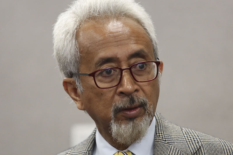 Kuala Terengganu MP Raja Kamarul Bahrin speaks during a press conference in Parliament in Kuala Lumpur March 13, 2018. u00e2u20acu201d Picture by Yusof Mat Isa