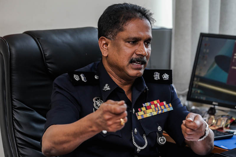 Dang Wangi Narcotics chief Deputy Supt Selva Kumaran set out on a mission with his team to go after the drug distribution network in Chow Kit and its neighbouring areas. — Picture by Hari Anggara