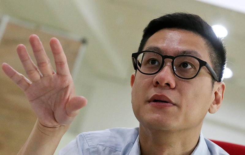DAP vice-chairman Zairil Khir Johari speaks Malay Mail during an interview at his service centre in Tanjung Tokong March 17, 2018. u00e2u20acu201d Picture by Sayuti Zainudin