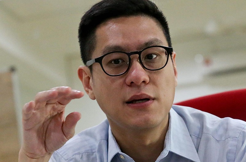DAP vice-chairman Zairil Khir Johari speaks Malay Mail during an interview at his service centre in Tanjung Tokong March 17, 2018. u00e2u20acu201d Picture by Sayuti Zainudin