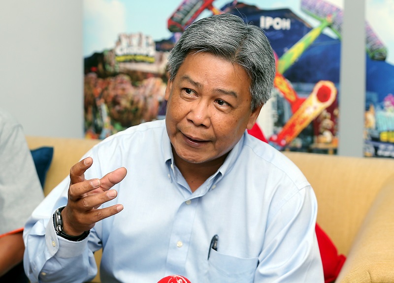 Perak State Development Corporation deputy chief executive officer Rustam Apandi Jamaludin speaks during a press conference in Ipoh March 19, 2018. u00e2u20acu201d Picture by Farhan Najib Yusoff