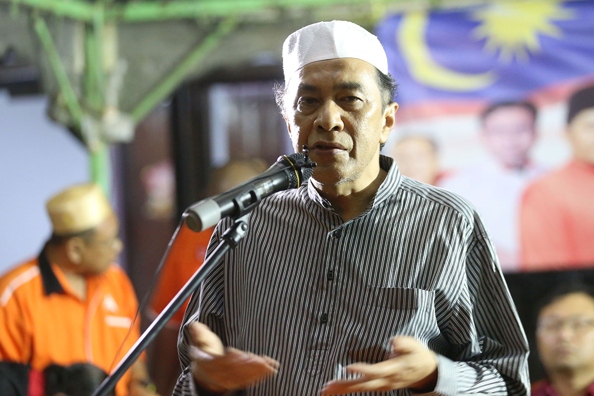 Kelantan Pakatan Harapan chairman Husam Musa speaks during the launch of the Pakatan Harapan interracial relations committee at Pasir Mas March 21, 2018. u00e2u20acu201d Picture by Azinuddin Ghazali