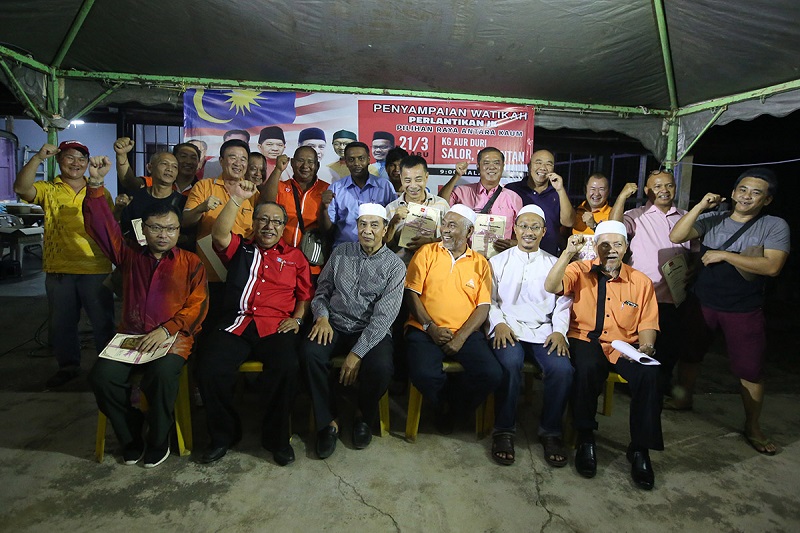 Kelantan Pakatan Harapan (PH) chairman Husam Musa (seated, third left) poses for a group photo after the launch of the state PH interracial relations committee at Pasir Mas March 21, 2018. u00e2u20acu201d Picture by Azinuddin Ghazali
